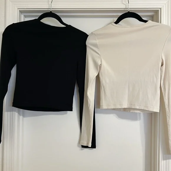 Bundle of Long Sleeve Workout Tops - Picture 4 of 5